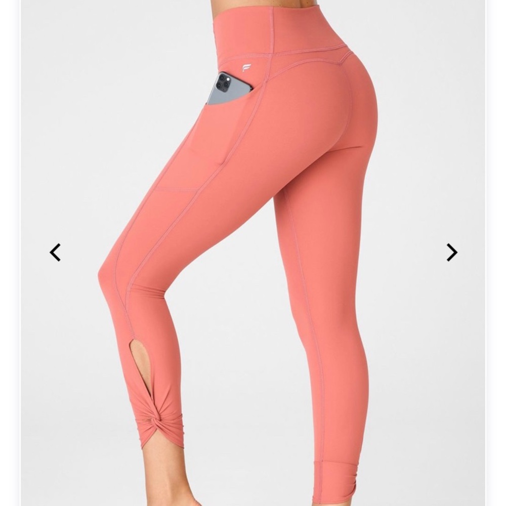FABLETICS Oasis High-Waisted Twist 7/8 Leggings